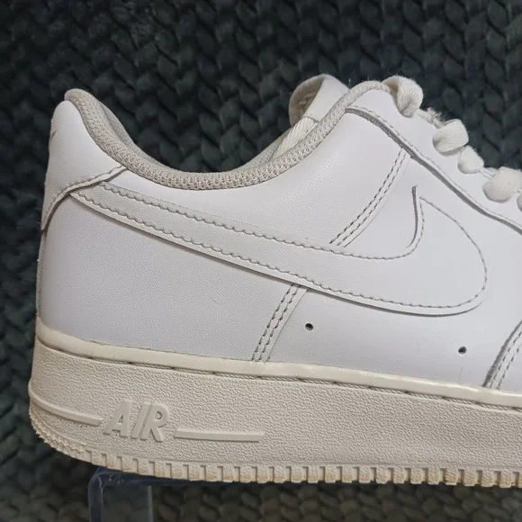 Nike Air Force 1 '07 Low Triple White Men's Athletic Shoes Sneakers Sz 9.5 - Picture 7 of 16